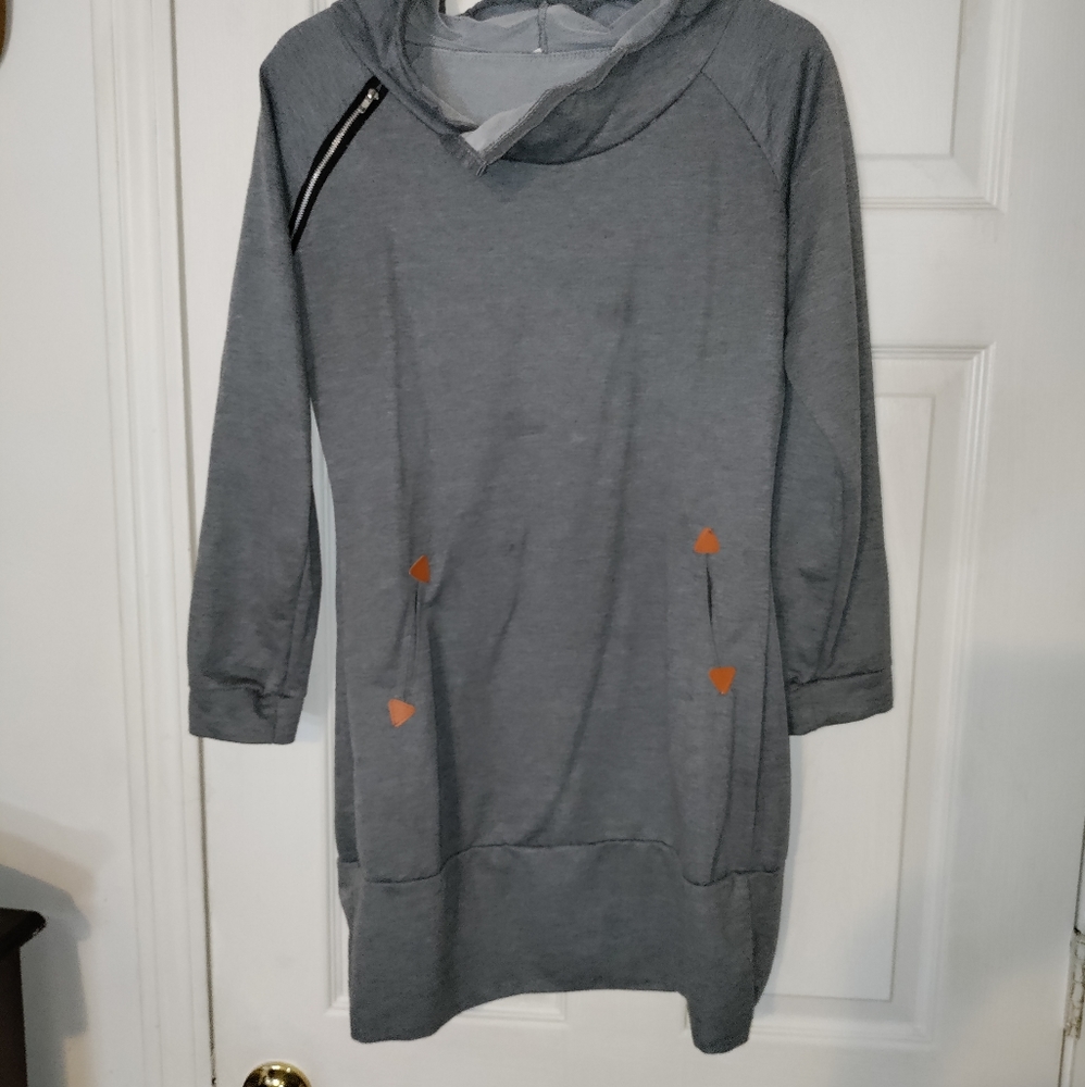 Knee length hoody with pockets